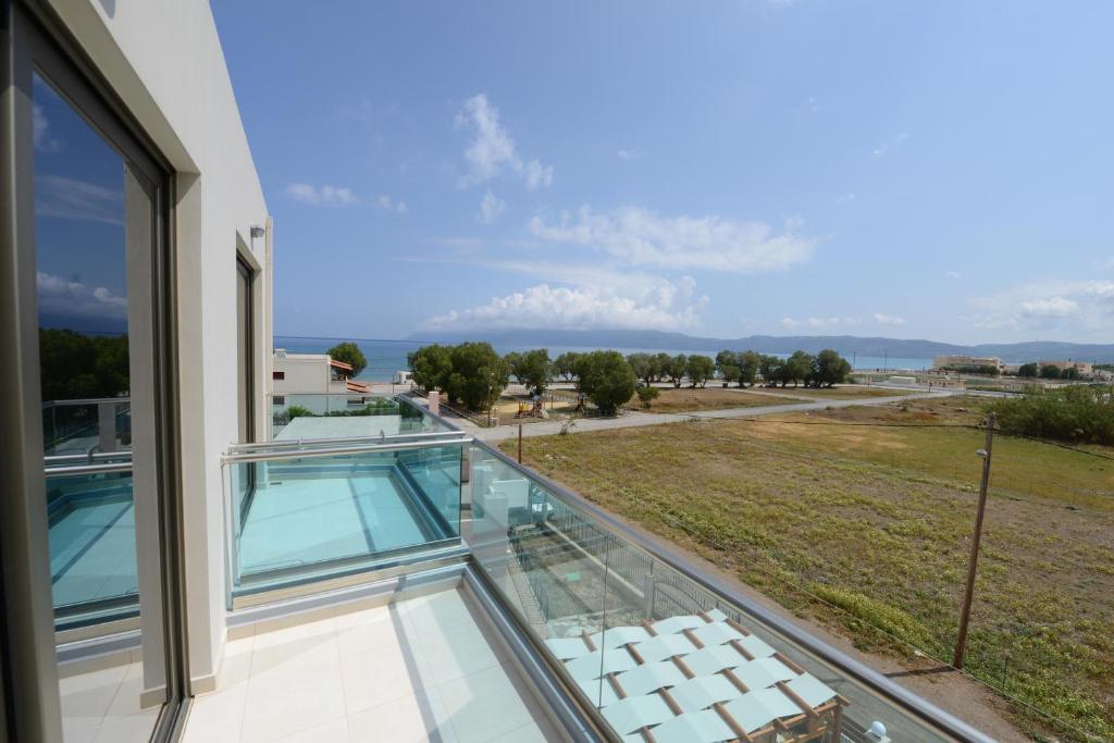 קיסאמוס Crystal Bay Hotel מראה חיצוני תמונה
